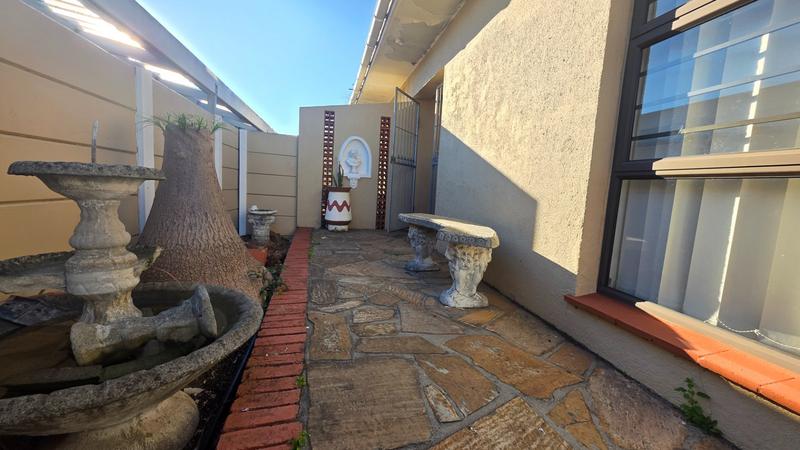 4 Bedroom Property for Sale in Townsend Estate Western Cape